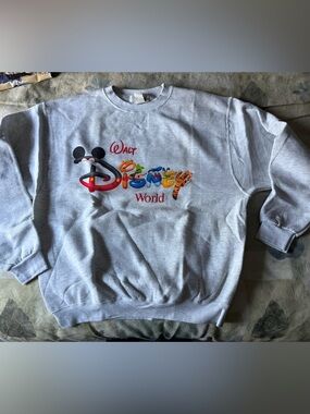 Walt Disney World Mickey Mouse Fleece Sweatshirt Gray Cotton Pullover Logo L